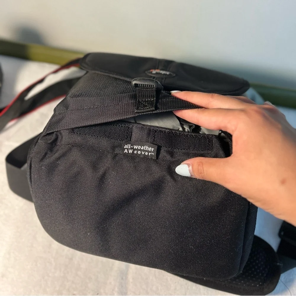 Canon t3i, lense, flash, charger, camera case bundle